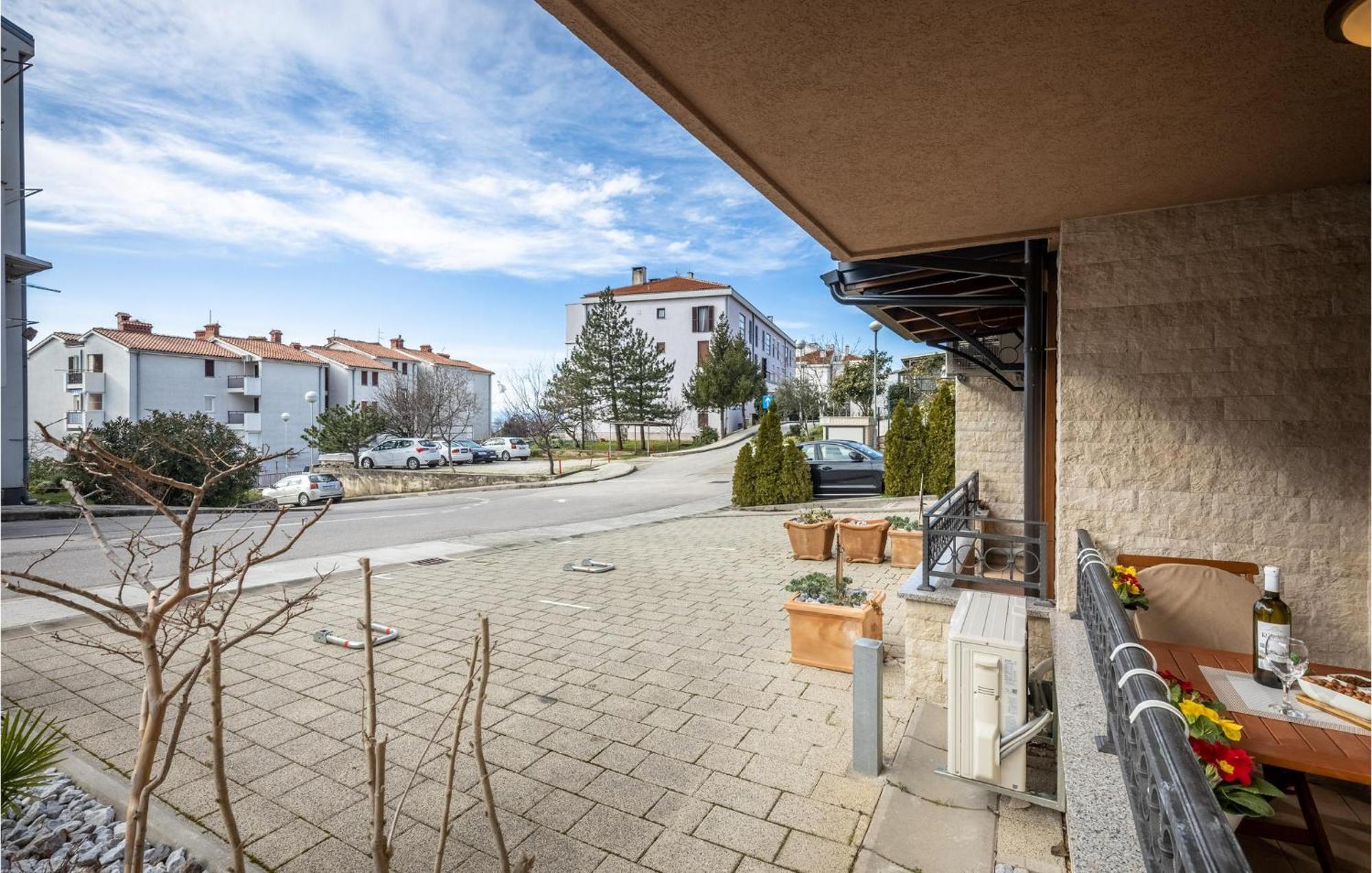 Cozy Apartment In Crikvenica With Kitchen Exterior foto