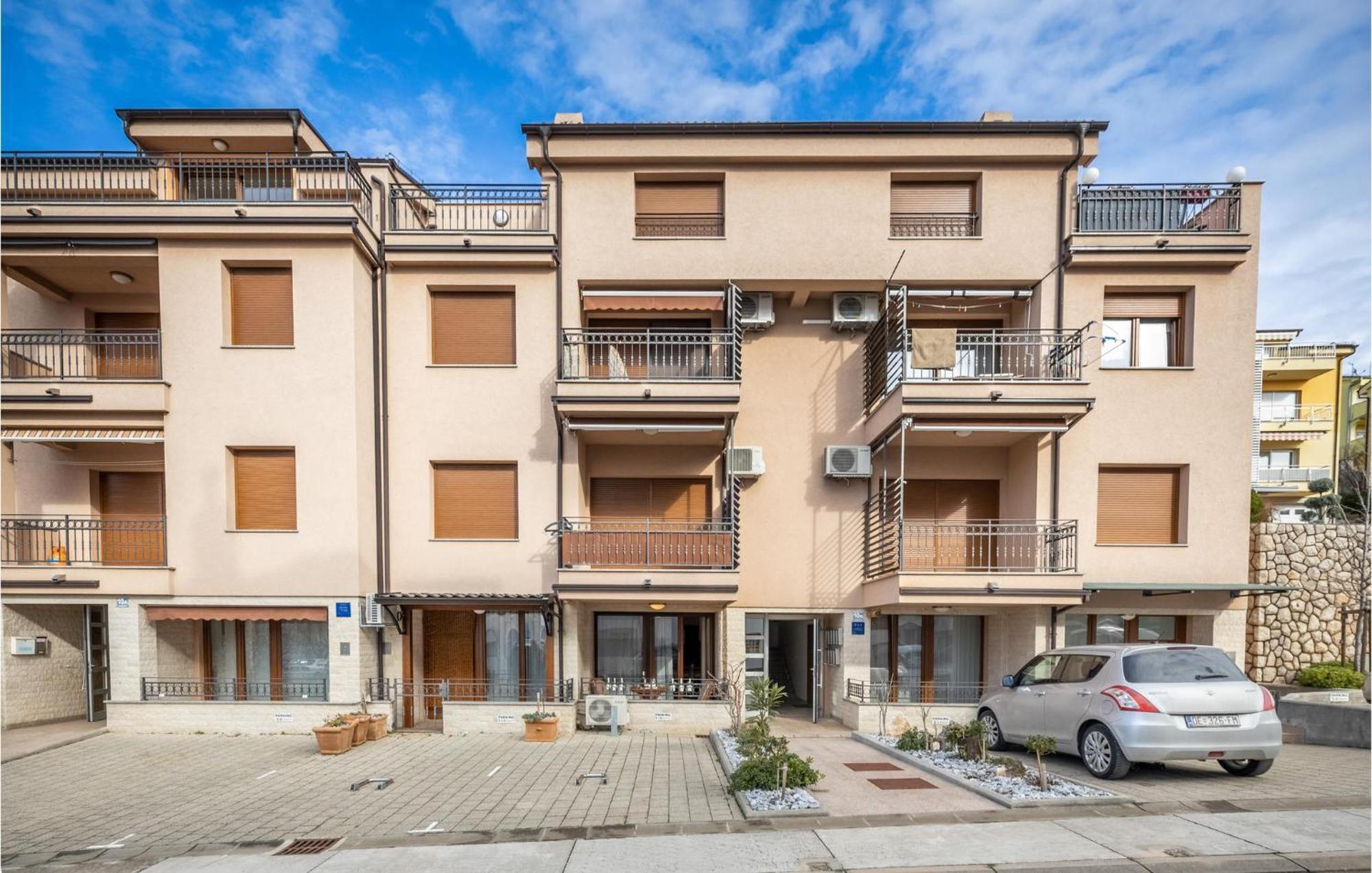 Cozy Apartment In Crikvenica With Kitchen Exterior foto